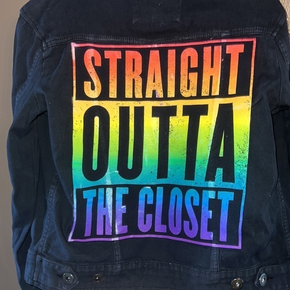 Hand designed denim jacket - Picture 2 of 5